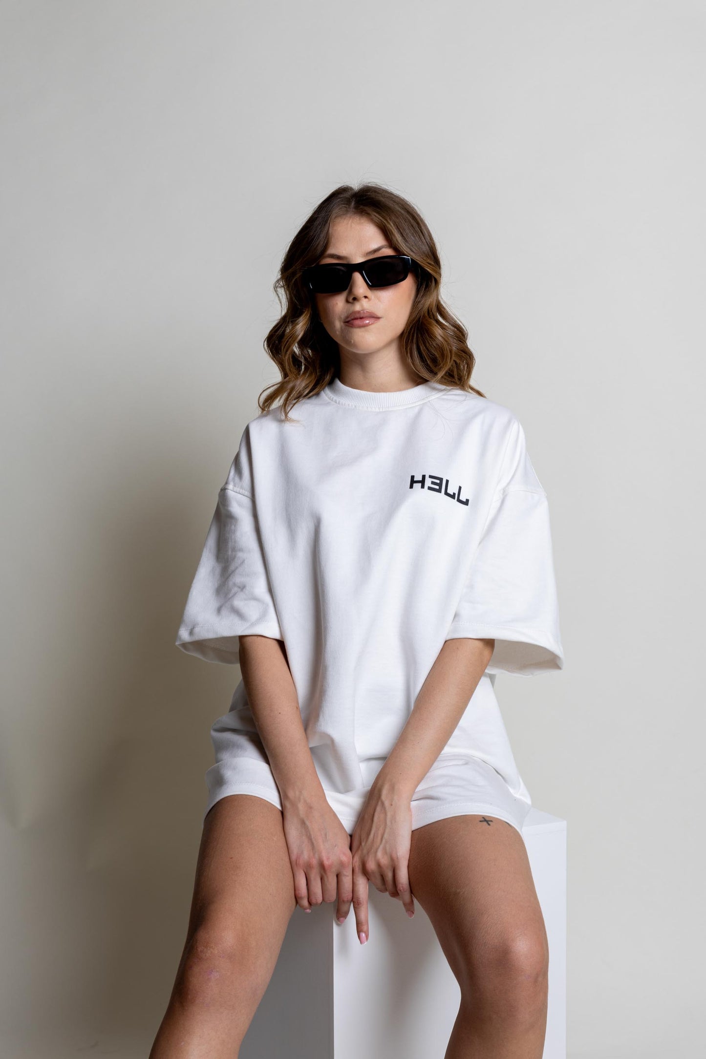 Basic HELL T-shirt White/Black (Mujer)